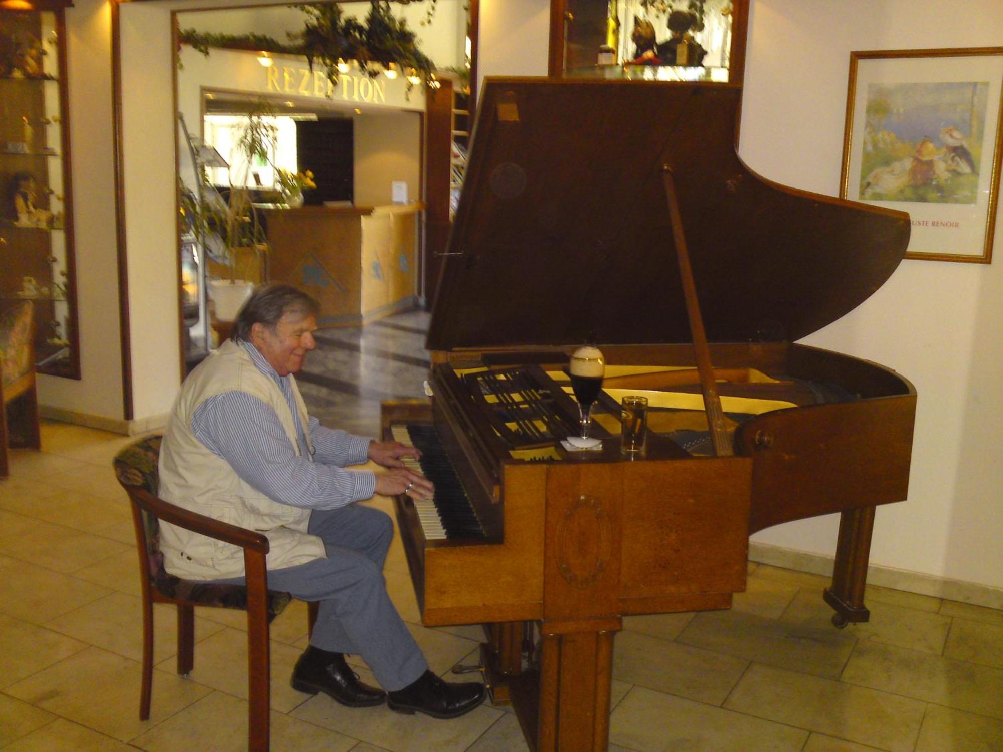 Hotel Reifenstein Kleinbartloff Bagian luar foto