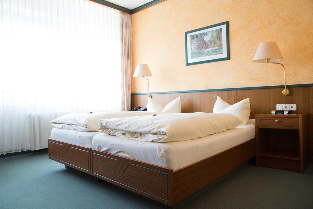 Hotel Reifenstein Kleinbartloff Bagian luar foto