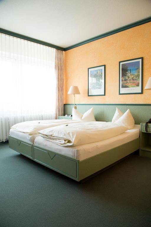 Hotel Reifenstein Kleinbartloff Bagian luar foto