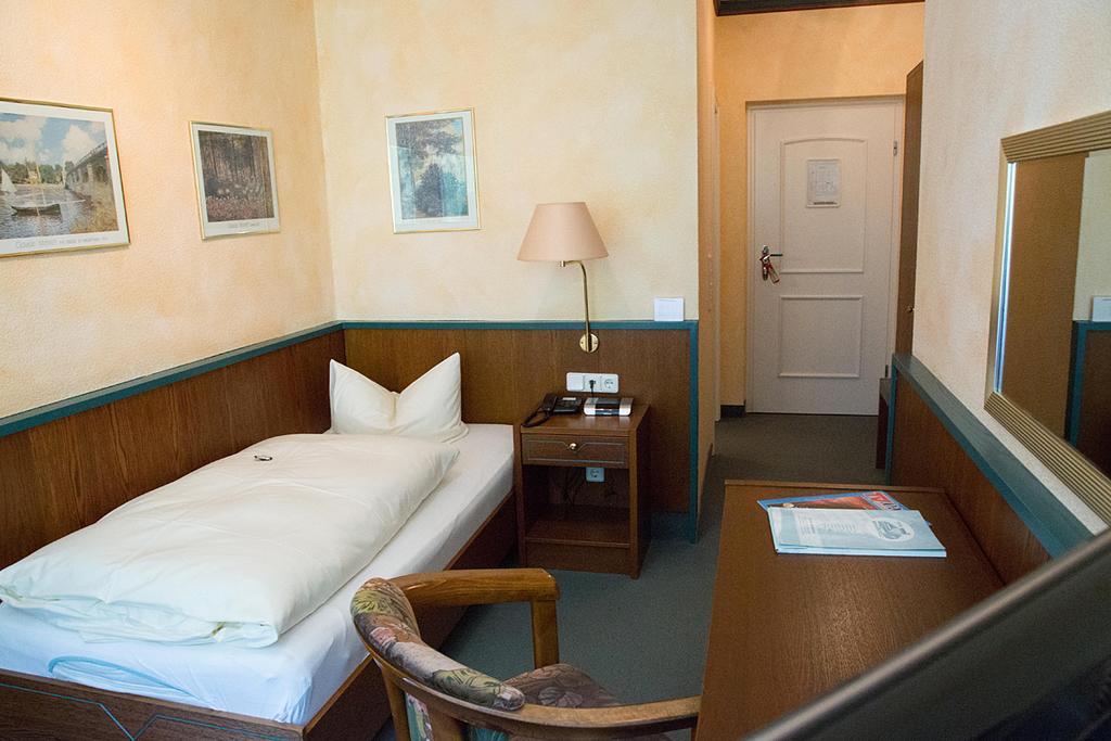 Hotel Reifenstein Kleinbartloff Bagian luar foto