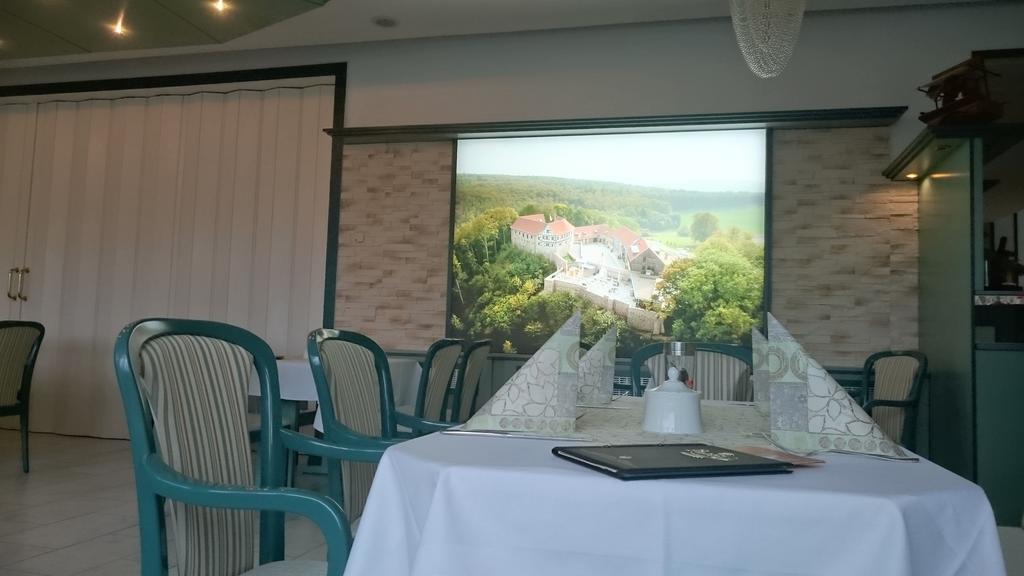 Hotel Reifenstein Kleinbartloff Bagian luar foto