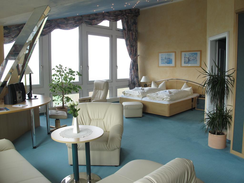 Hotel Reifenstein Kleinbartloff Bagian luar foto